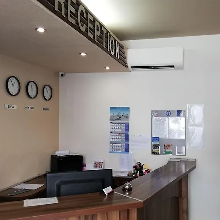 Opera Family - Former מלון וארנה