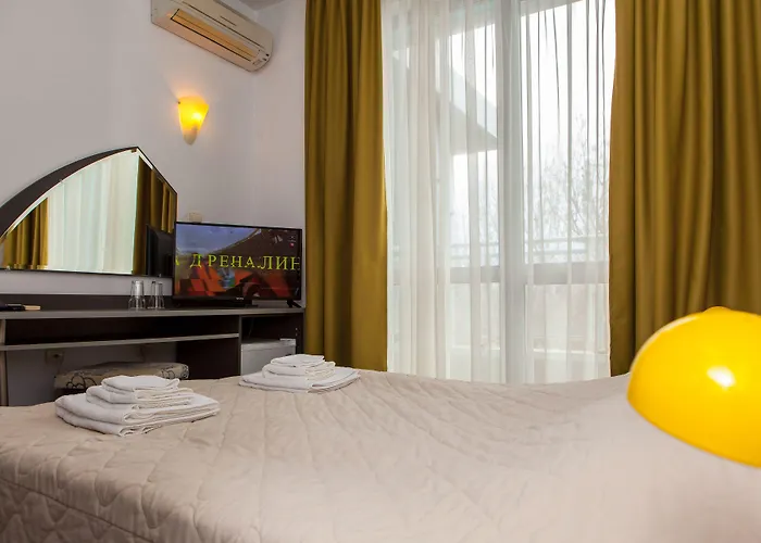 Opera Family - Former מלון