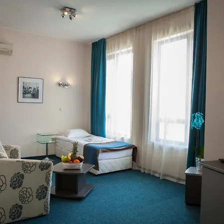 Opera Family - Former Отель 2*