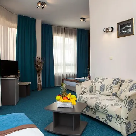 Отель Opera Family - Former