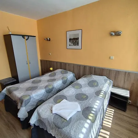 Opera Family - Former 2* فارنا