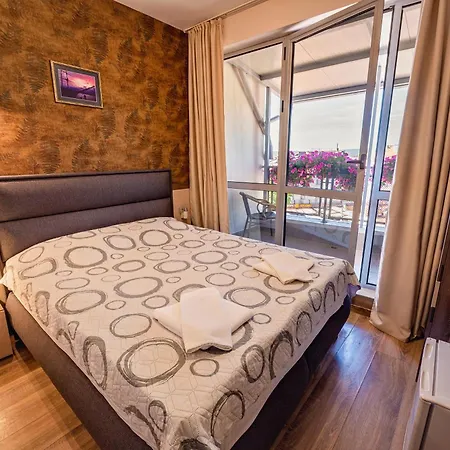 Hotel Opera Family - Former