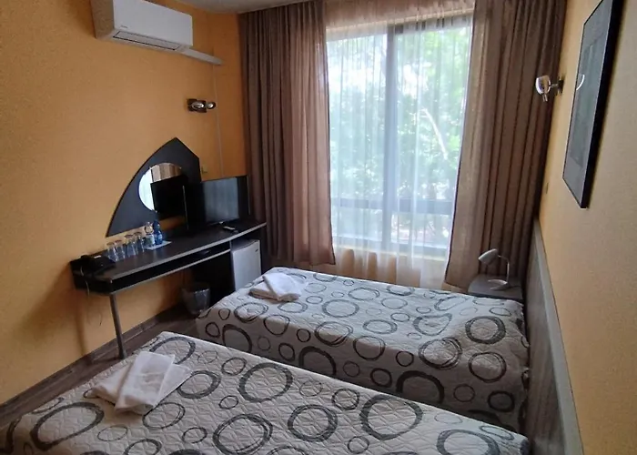 Hotel Opera Family - Former